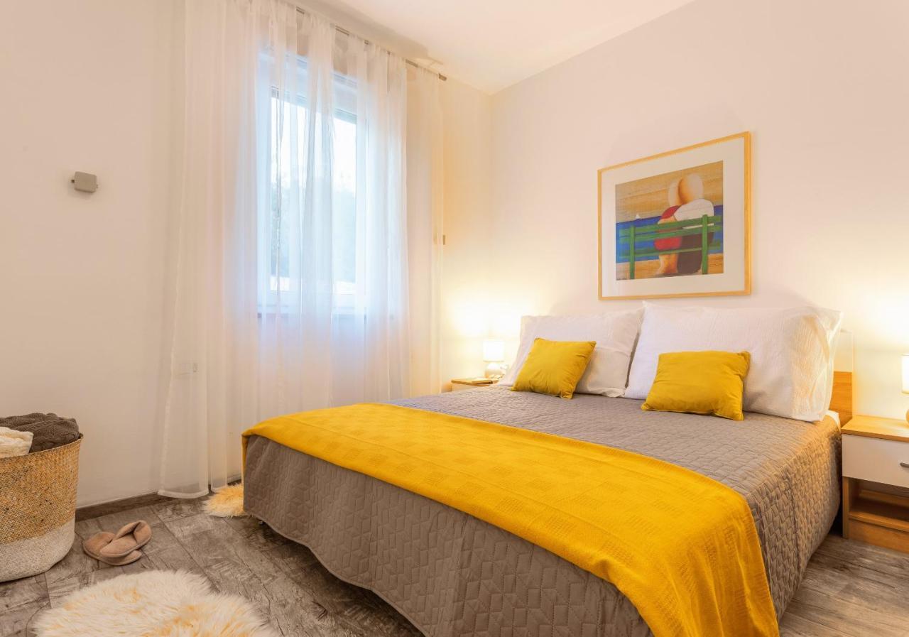 Apartment Olive Supetar